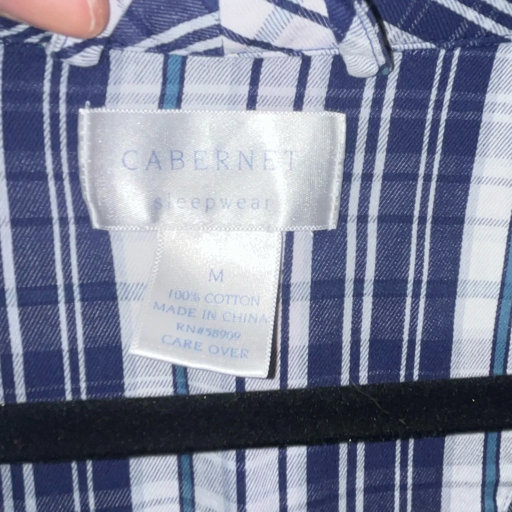Cabernet Sleepwear Plaid Button Down Robe Split Sides Navy Wht Pockets Size M - Picture 3 of 8